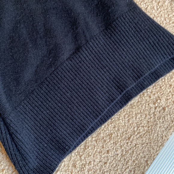 Hooked up women’s black cow neck xs sweater - Picture 6 of 7